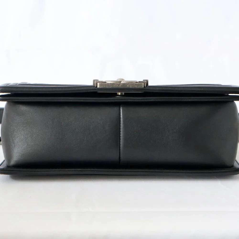 CHANEL classic shoulder